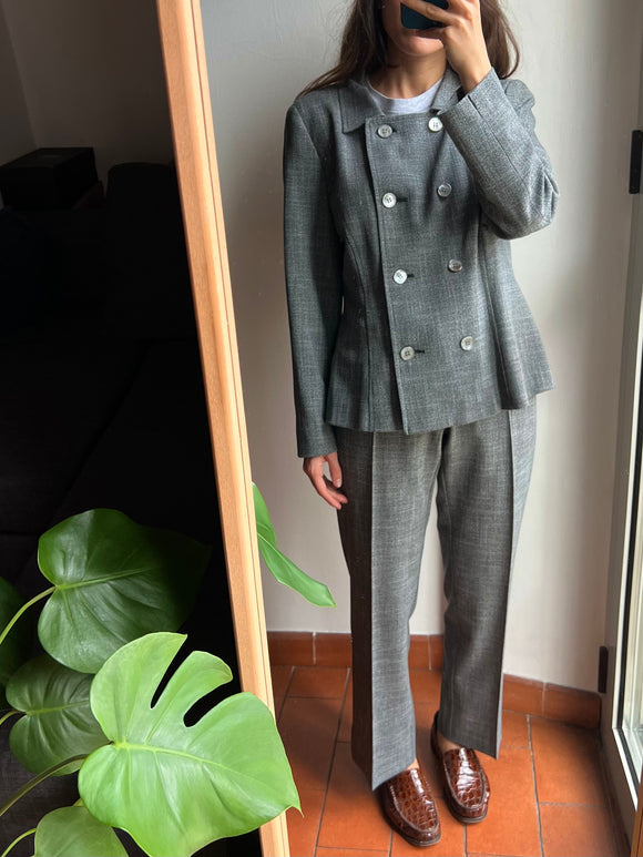 Completo grigio con giacca doppio petto
