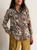 Camicia taglio maschile con riflessi dorati