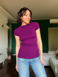 T-shirt in maglia con scollo sulla schiena • prugna