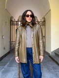Giacca in pelle con cintura oliva