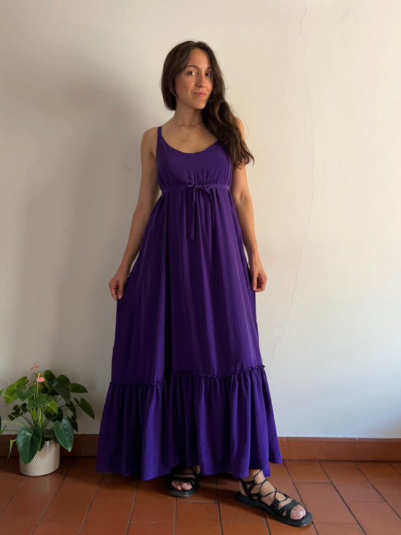 Abito con scollo sulla schiena viola