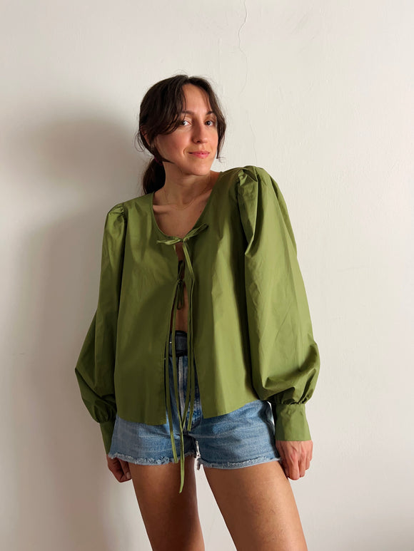 PRE ORDINE • Camicia con laccetti cotone verde oliva