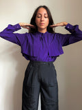 Camicia di seta con mantellina viola