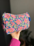 Beauty case di cotone blu fiori rosa