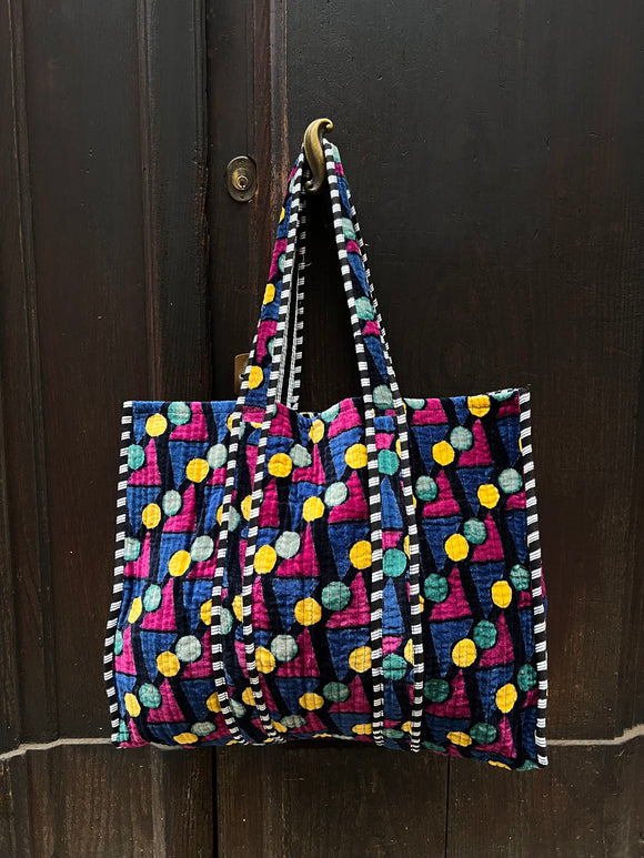 Maxi borsa trapuntata in velluto • triangoli e cerchi