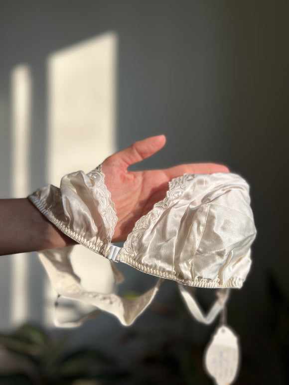 Reggiseno di seta mod.2 • allaccio davanti • avorio