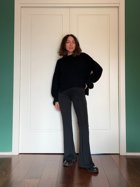 PRE ORDINE • Pantalone a zampa a costine nero