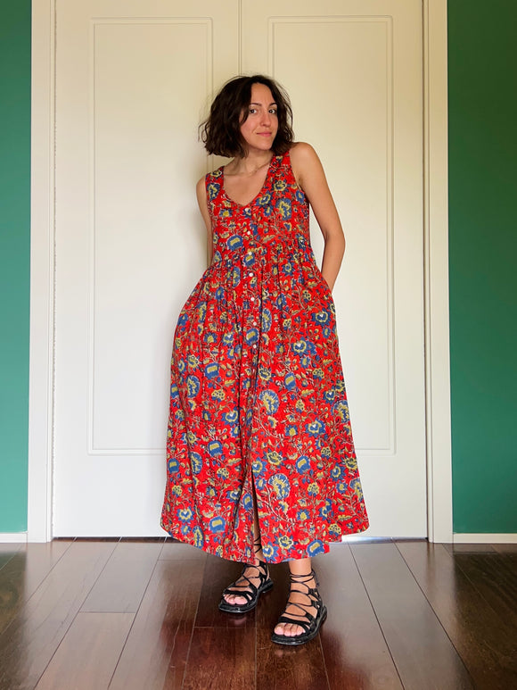 L’abito più fresco • rosso fiori blu