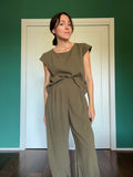 Pantalone sartoriale con le pince verde oliva