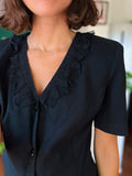 Camicia nera sagomata