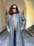 Trench lungo in pelle grigio