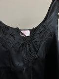 Completino di seta nero scollo con V