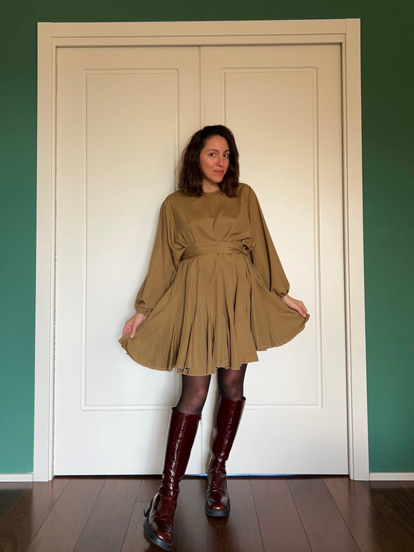 Abito con cintura satin marroncino