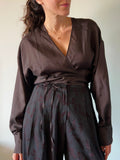 Camicia sartoriale incrociata raso marrone