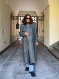 Trench lungo in pelle grigio