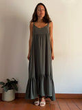 PRE ORDINE • Abito con scollo sulla schiena salvia