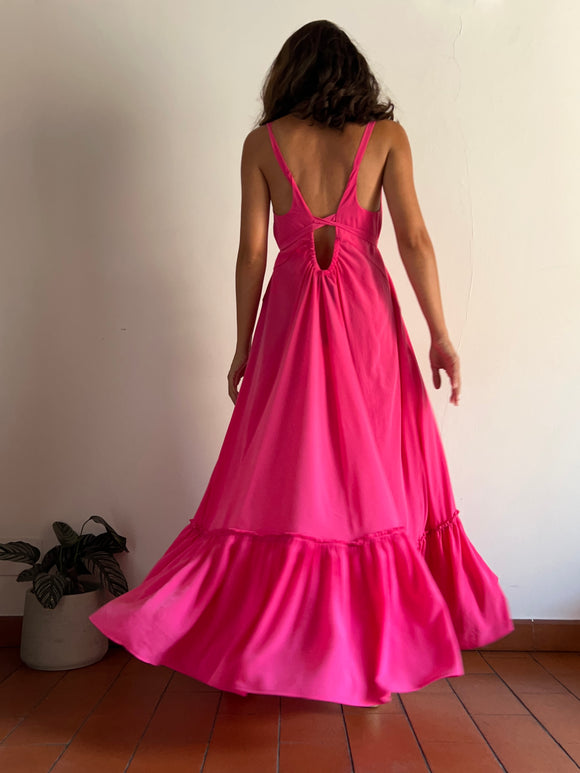 PRE ORDINE • Abito con scollo sulla schiena fuxia