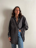 Camicia di seta grigia