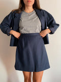 Completo blu con giacca corta