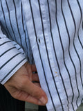 Camicia maschile bianca a righe