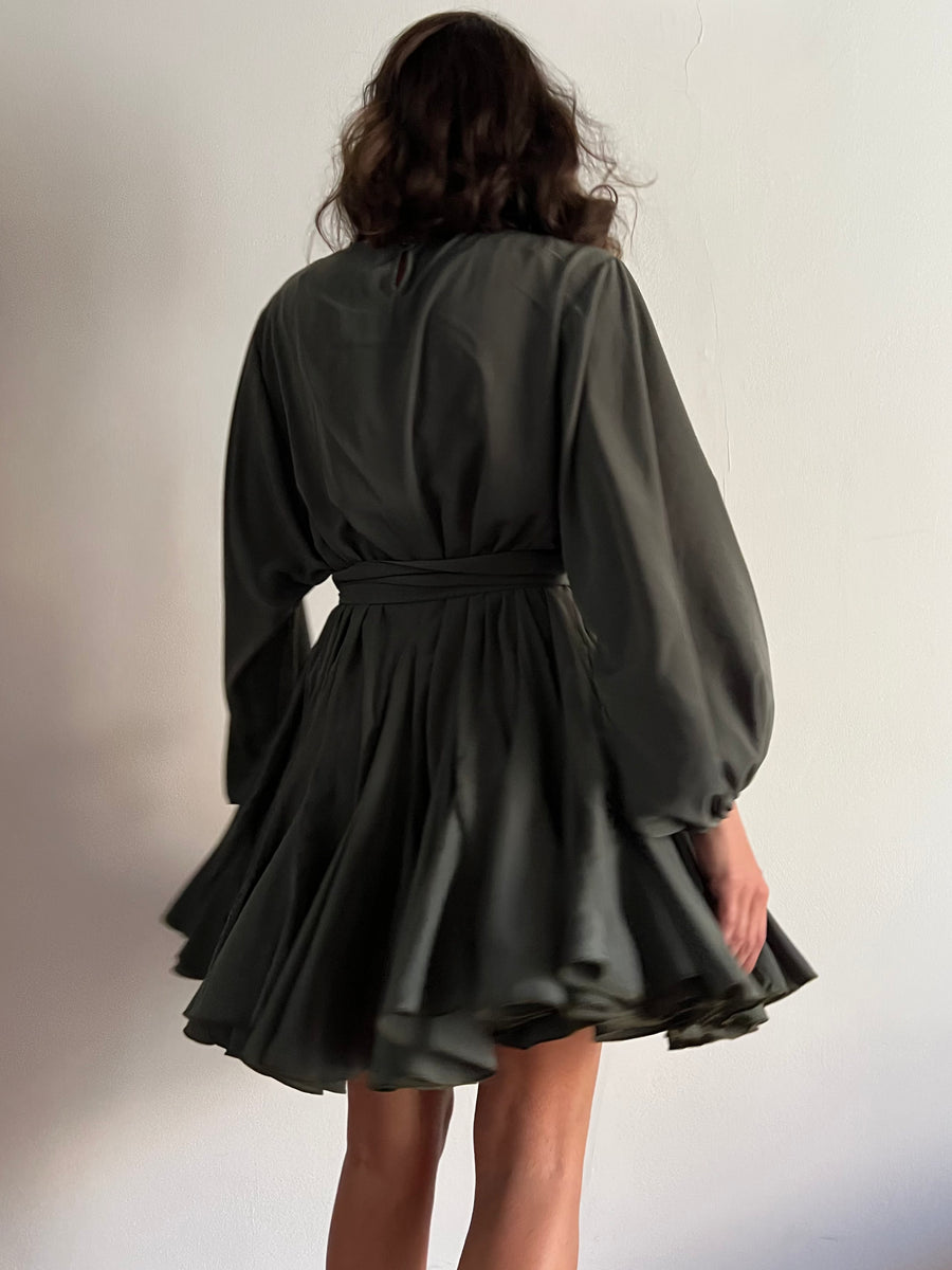 Casting summer 2023 | Abito midi in seta verde con maniche fino tg 56 Casting summer 2023 | Abito midi in seta verde con maniche fino tg 56