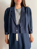 Completo blu con giacca corta