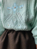 Maglione verde acqua ricamato