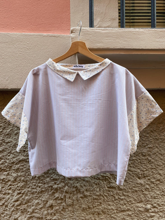 T-shirt Leggerissima con colletto • righine e fiorellini