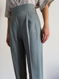 Pantalone taglio maschile verde acqua con bottoni laterali