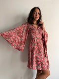Abito indiano incrociato con maxi manica rosa 2