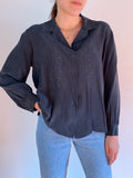 Camicia di seta grigio scuro con ricami