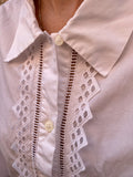 Camicia bianca corta con manica a sbuffo