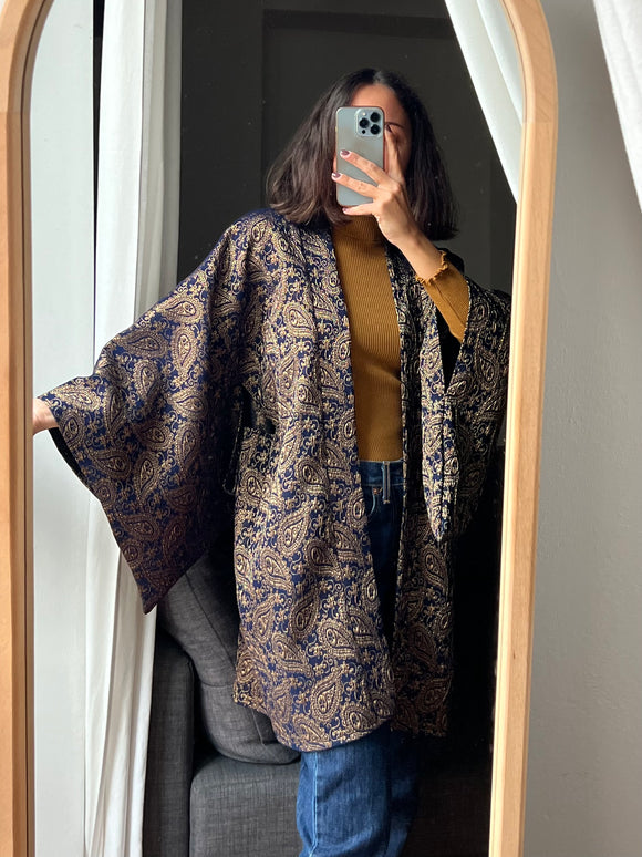 Kimono blu e oro