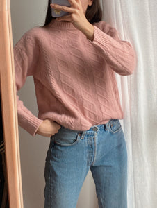 Maglione rosa intrecciato