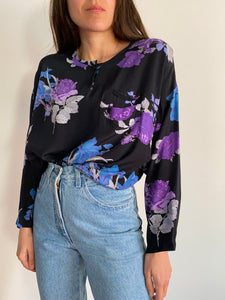 Camicia nera fiori viola