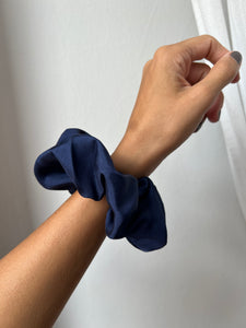 Scrunchie seta blu notte