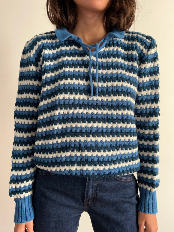 Maglione azzurro con colletto