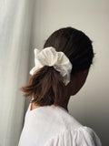 Scrunchie di cotone bianco