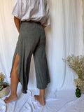 Pantaloni grigi particolari