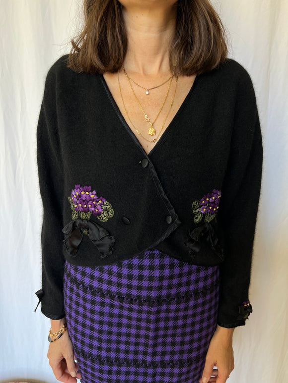 Cardigan nero con ricami