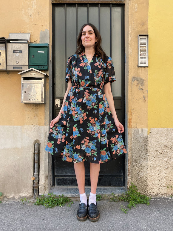 Abito nero a fiori
