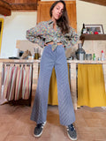 Pantaloni blu a righe