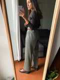 Pantalone maschile grigio di lana lavorata