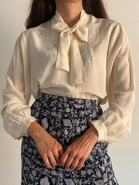 Camicia di seta panna con fiocco – Celestina Vintage
