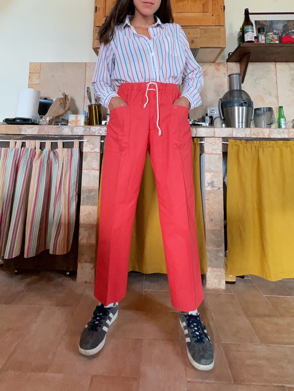 Pantaloni rosso chiaro con incrocio