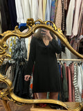 PRE ORDINE • Abito scollo V nero