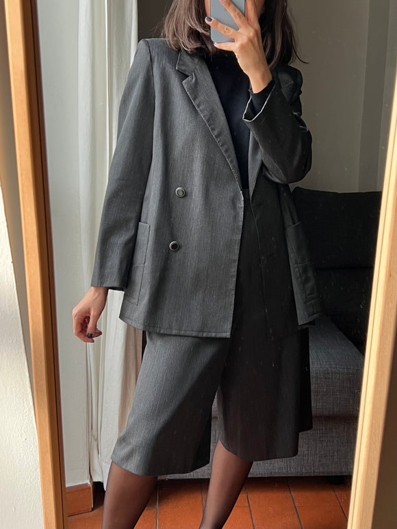 Completo grigio con pantagonna