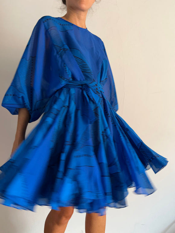 Abito corto con cintura bluette semitrasparente