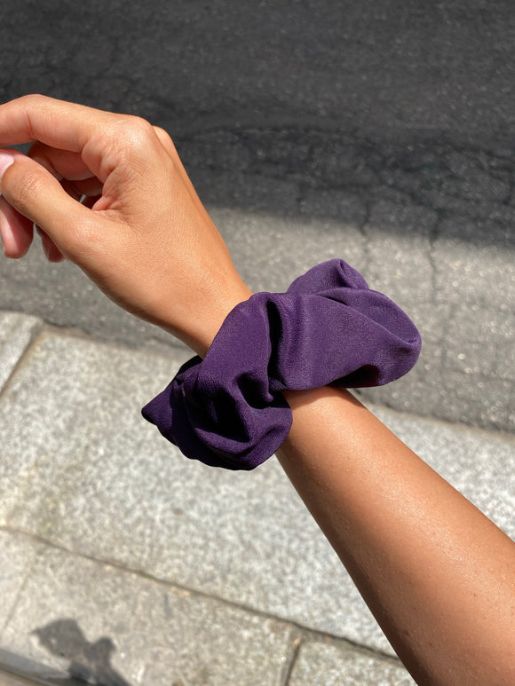 Scrunchie viola scuro di seta