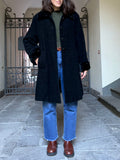 Cappotto nero con profili in velluto